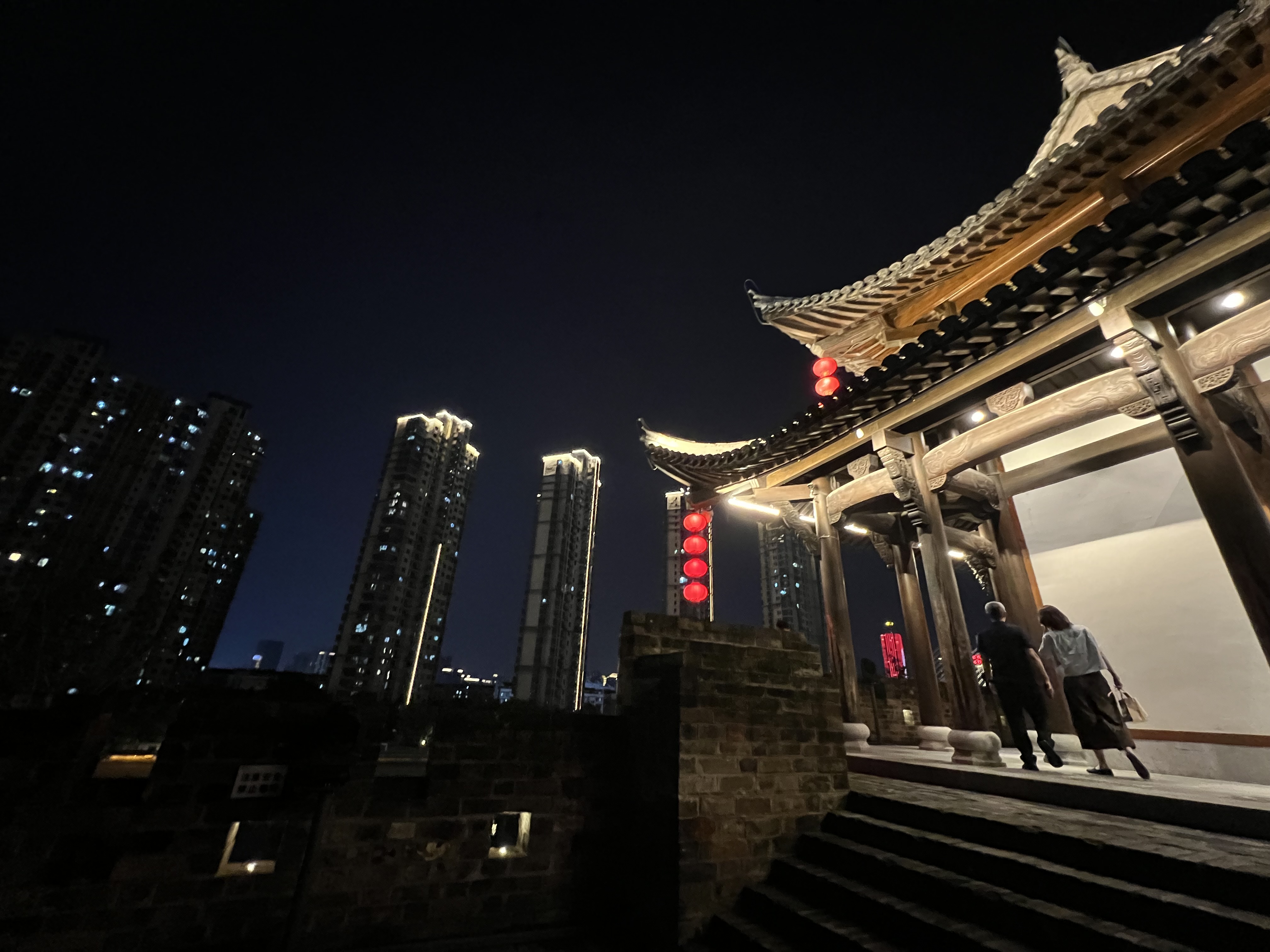 Does an eSIM Work With Google, Gmail and WhatsApp in China?